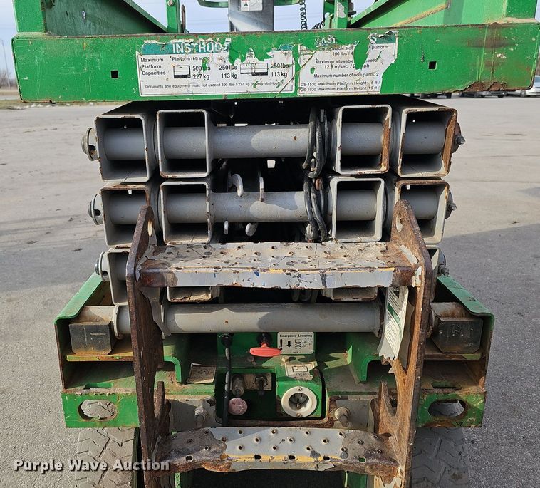 image for item DQ8660 2015 Genie GS-1930 scissor lift