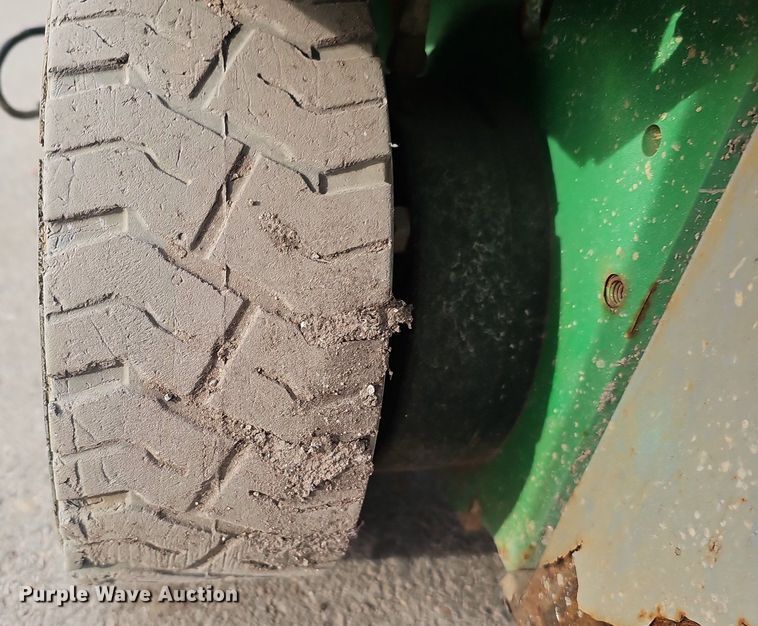 image for item DQ8660 2015 Genie GS-1930 scissor lift