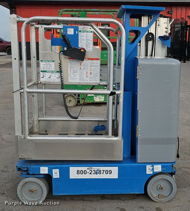 image for item DQ8661 2018 Genie GR-12 vertical lift