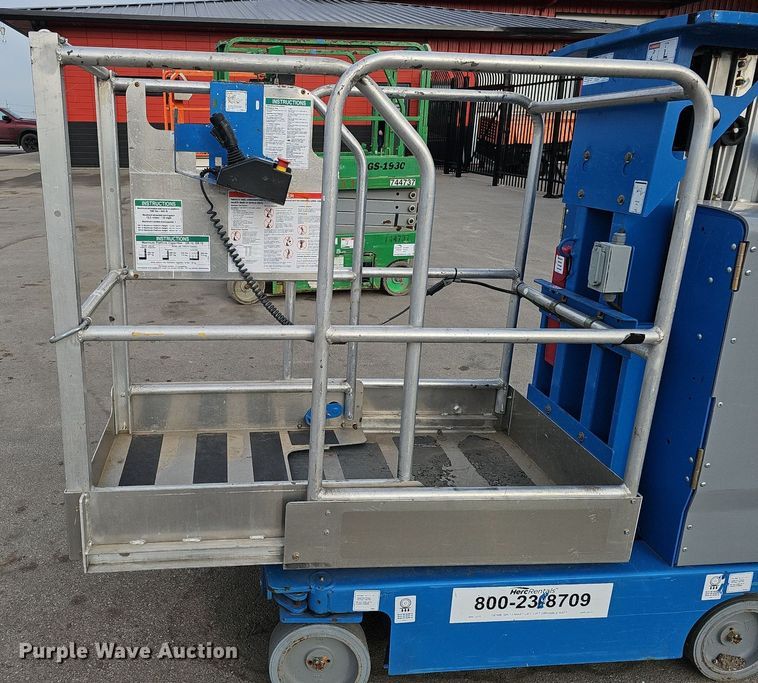 image for item DQ8661 2018 Genie GR-12 vertical lift