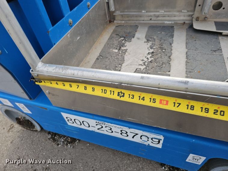 image for item DQ8661 2018 Genie GR-12 vertical lift