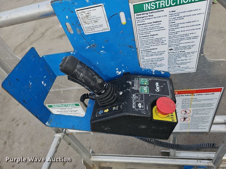 image for item DQ8661 2018 Genie GR-12 vertical lift