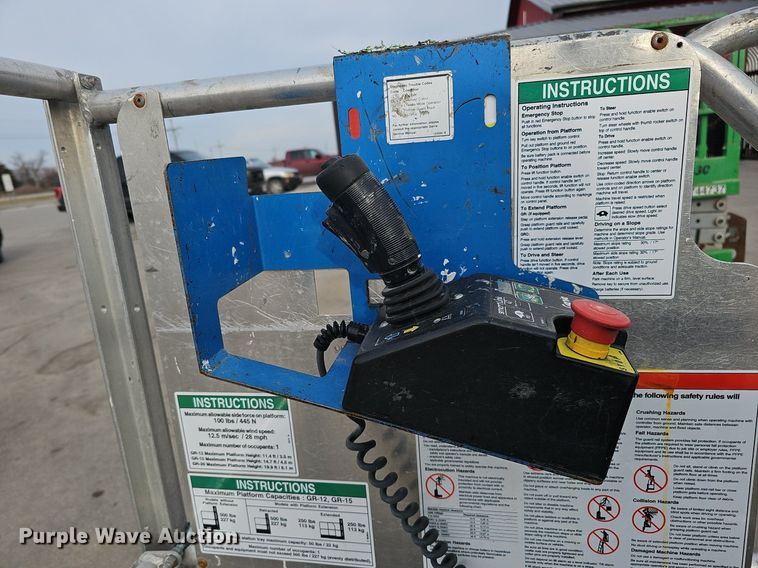 image for item DQ8661 2018 Genie GR-12 vertical lift