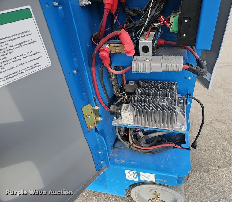 image for item DQ8661 2018 Genie GR-12 vertical lift