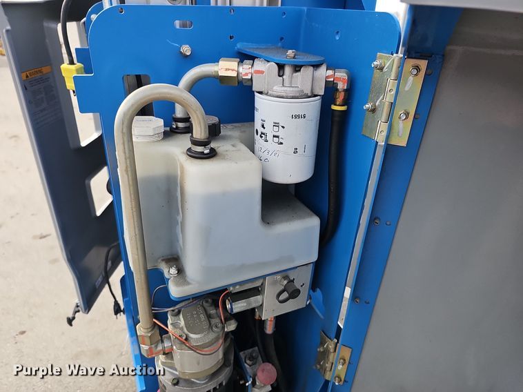 image for item DQ8661 2018 Genie GR-12 vertical lift