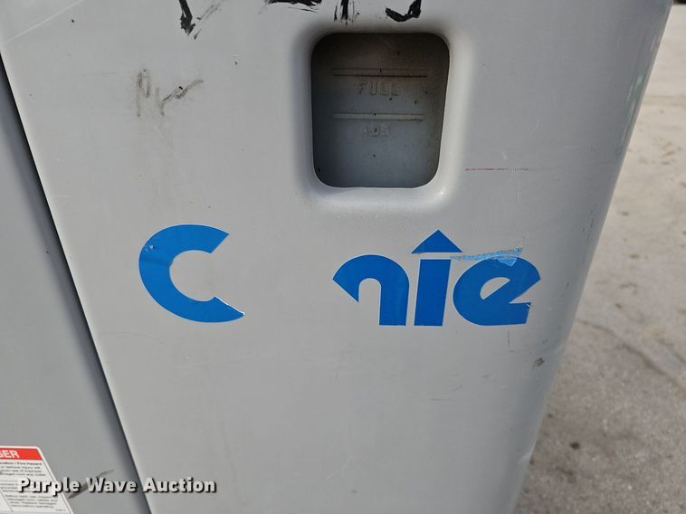 image for item DQ8661 2018 Genie GR-12 vertical lift