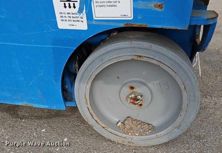 image for item DQ8661 2018 Genie GR-12 vertical lift