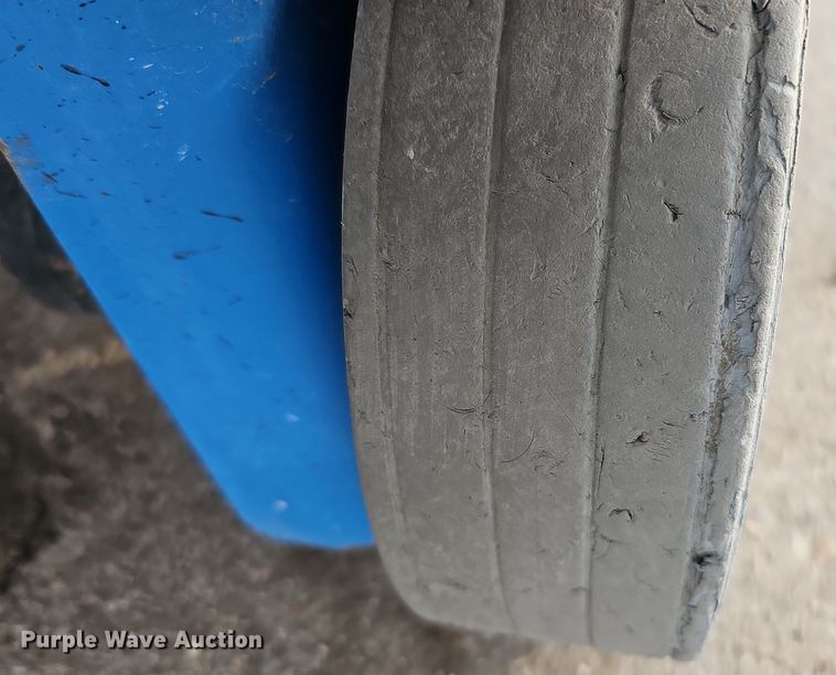 image for item DQ8661 2018 Genie GR-12 vertical lift