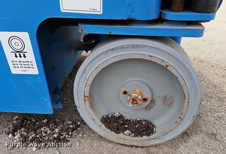 image for item DQ8661 2018 Genie GR-12 vertical lift