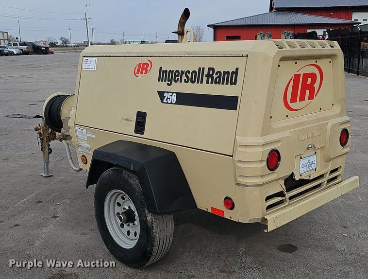 image for item DQ8663 2002 Ingersoll Rand P250WJD air compressor