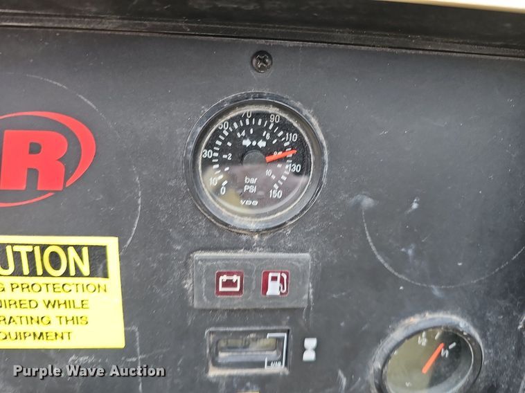 image for item DQ8663 2002 Ingersoll Rand P250WJD air compressor