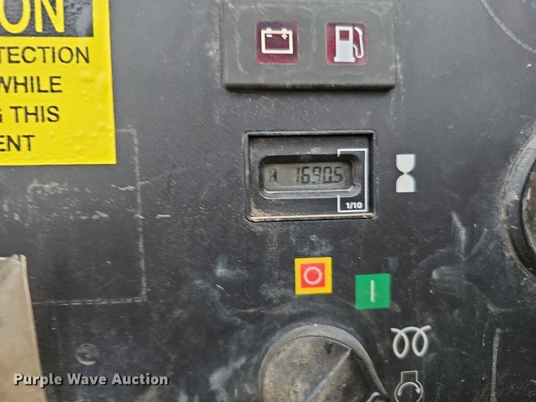 image for item DQ8663 2002 Ingersoll Rand P250WJD air compressor