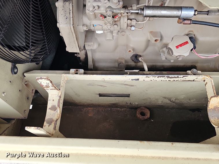 image for item DQ8663 2002 Ingersoll Rand P250WJD air compressor