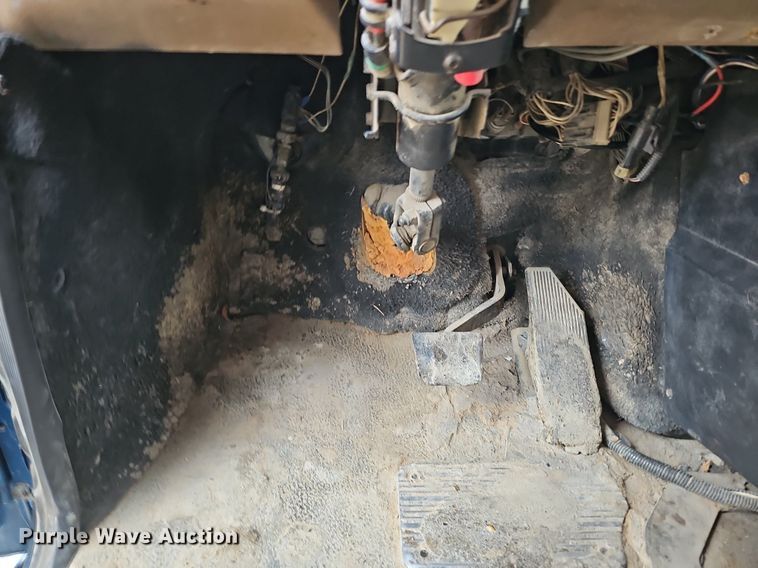 image for item DQ8664 2002 Mack CV713 dump truck