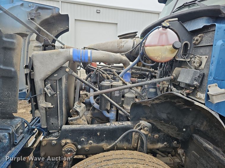 image for item DQ8664 2002 Mack CV713 dump truck