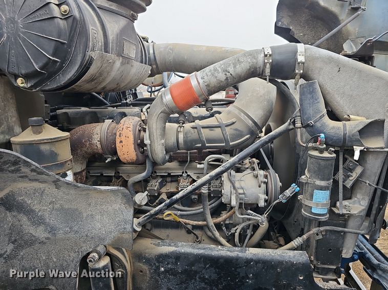 image for item DQ8664 2002 Mack CV713 dump truck