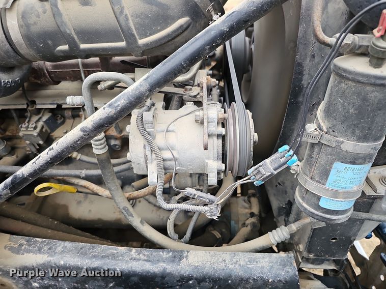 image for item DQ8664 2002 Mack CV713 dump truck