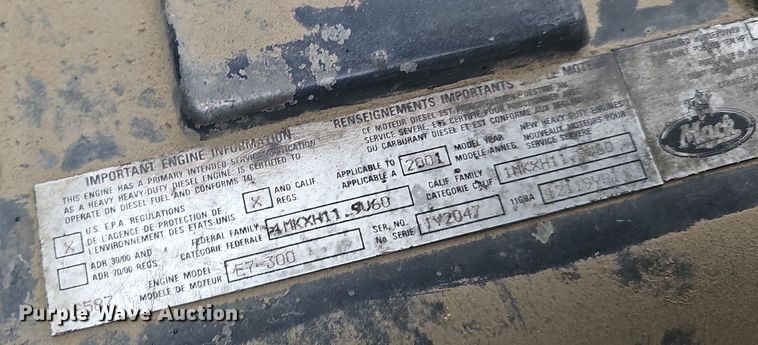 image for item DQ8664 2002 Mack CV713 dump truck