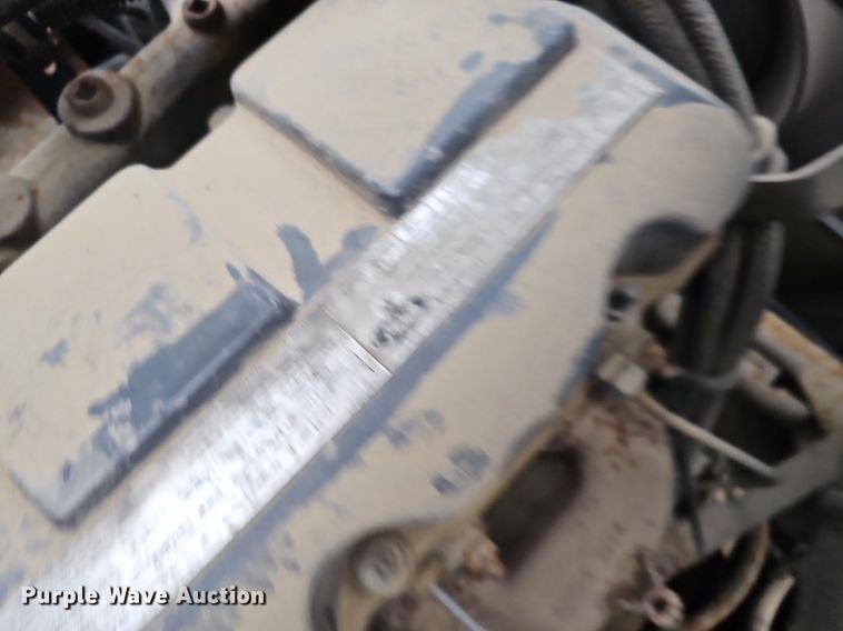 image for item DQ8664 2002 Mack CV713 dump truck