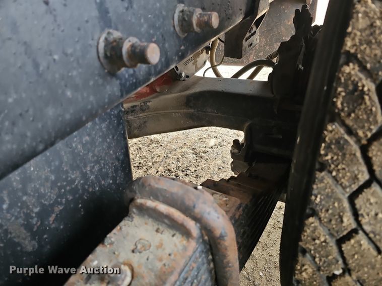 image for item DQ8664 2002 Mack CV713 dump truck