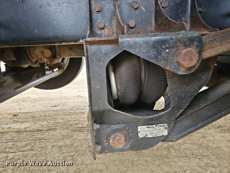 image for item DQ8664 2002 Mack CV713 dump truck