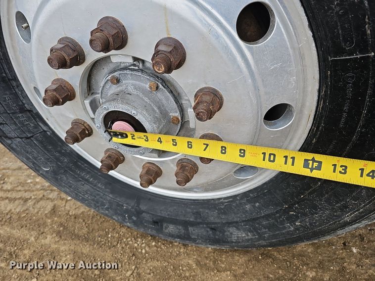 image for item DQ8664 2002 Mack CV713 dump truck