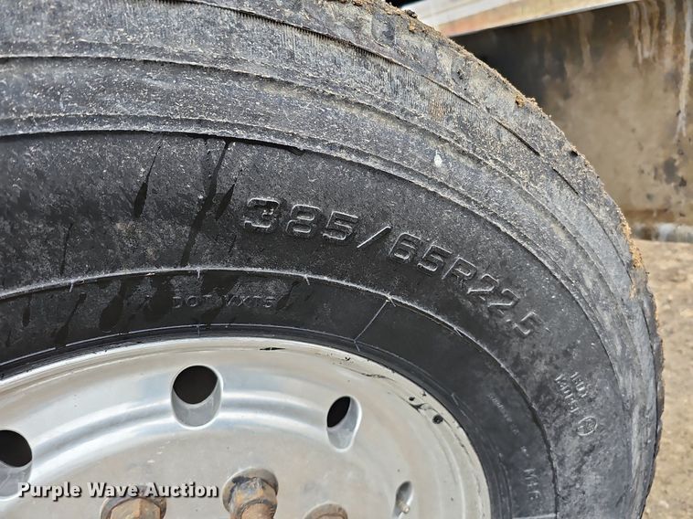 image for item DQ8664 2002 Mack CV713 dump truck