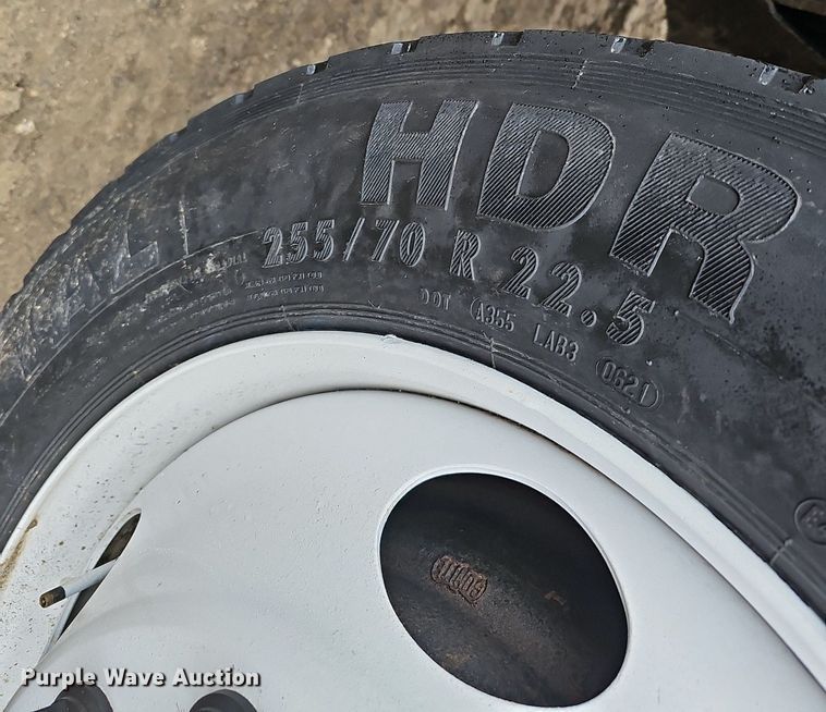 image for item DQ8664 2002 Mack CV713 dump truck