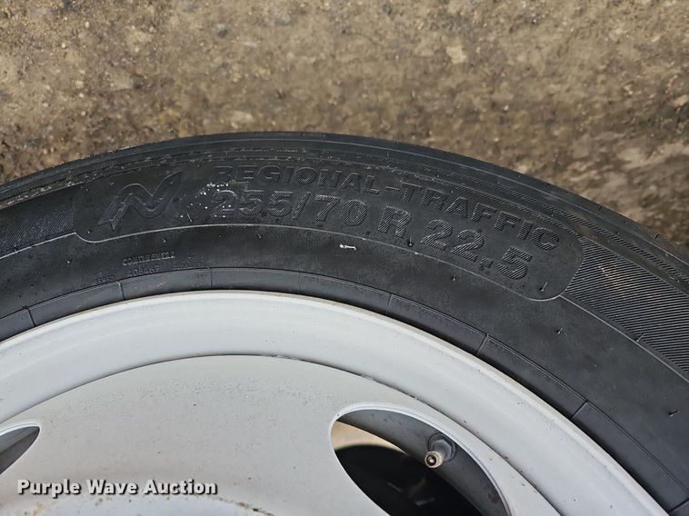 image for item DQ8664 2002 Mack CV713 dump truck