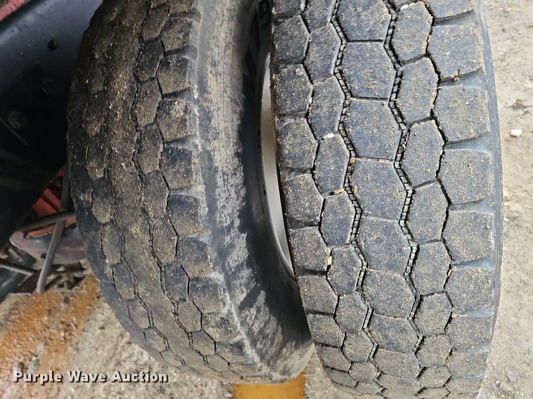 image for item DQ8664 2002 Mack CV713 dump truck