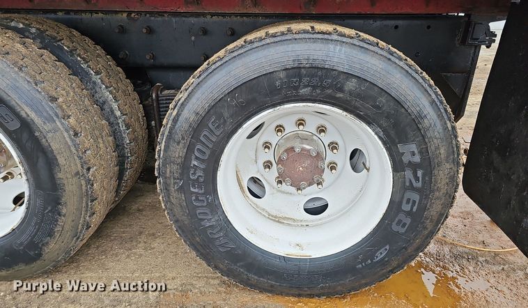 image for item DQ8664 2002 Mack CV713 dump truck