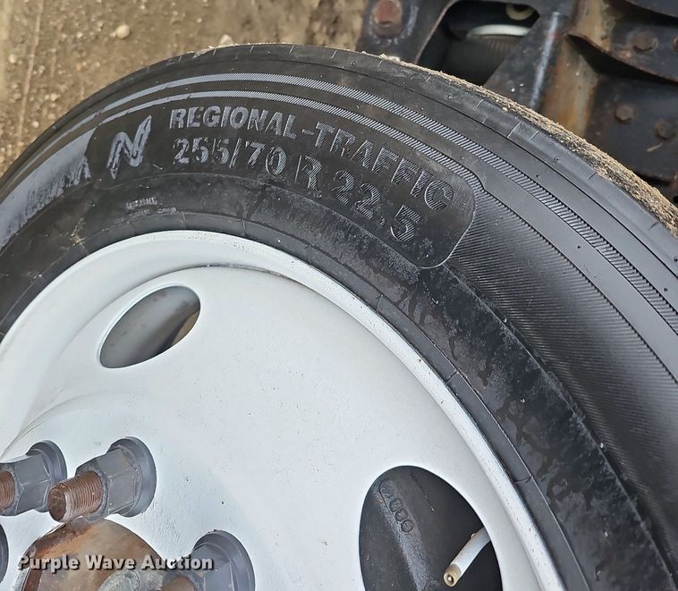 image for item DQ8664 2002 Mack CV713 dump truck