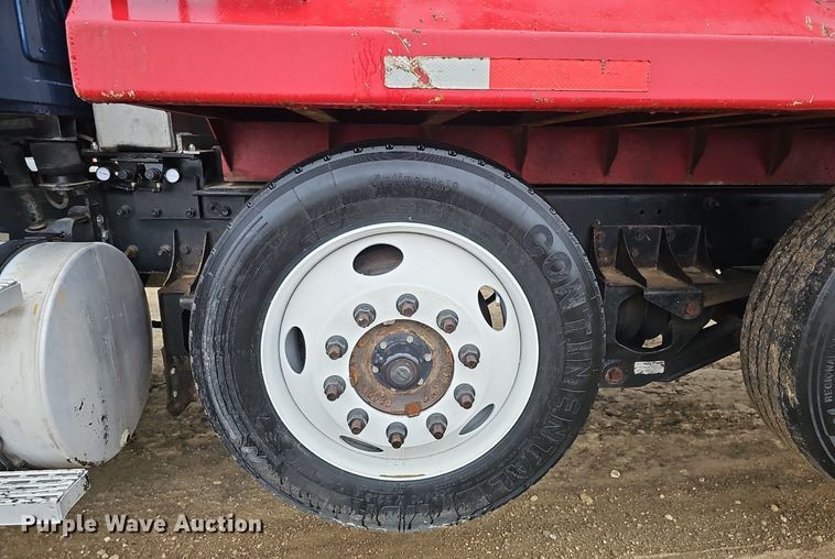 image for item DQ8664 2002 Mack CV713 dump truck