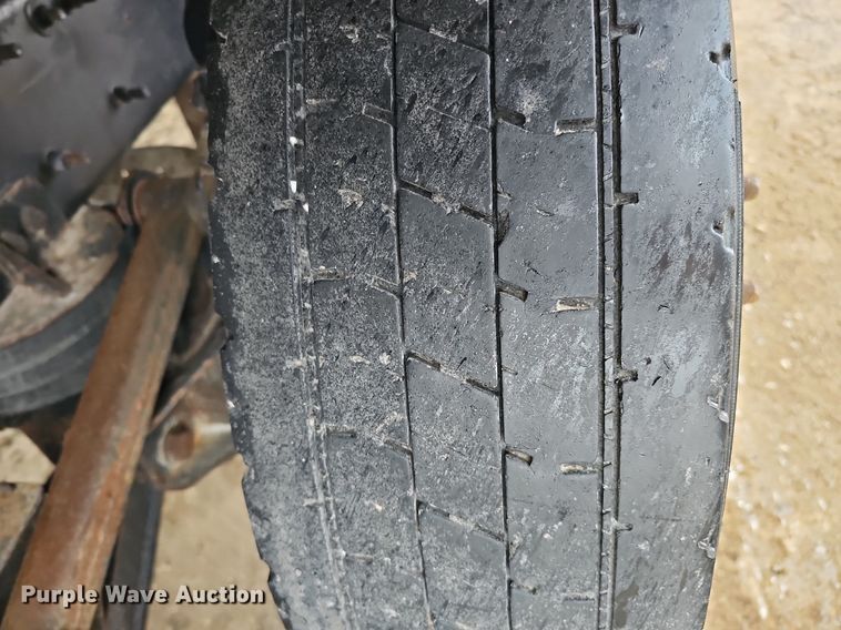 image for item DQ8664 2002 Mack CV713 dump truck