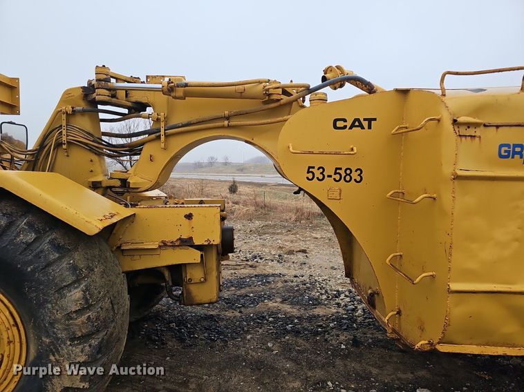 image for item DQ8666 1978 Caterpillar 613B water wagon