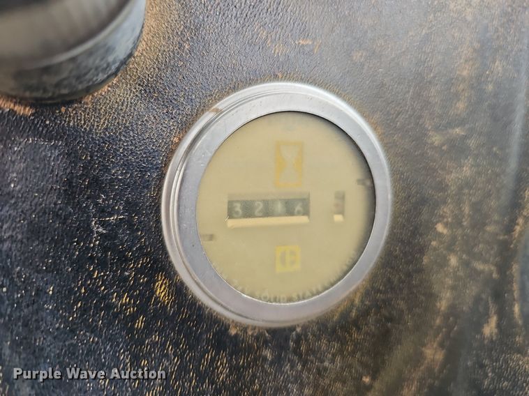 image for item DQ8666 1978 Caterpillar 613B water wagon