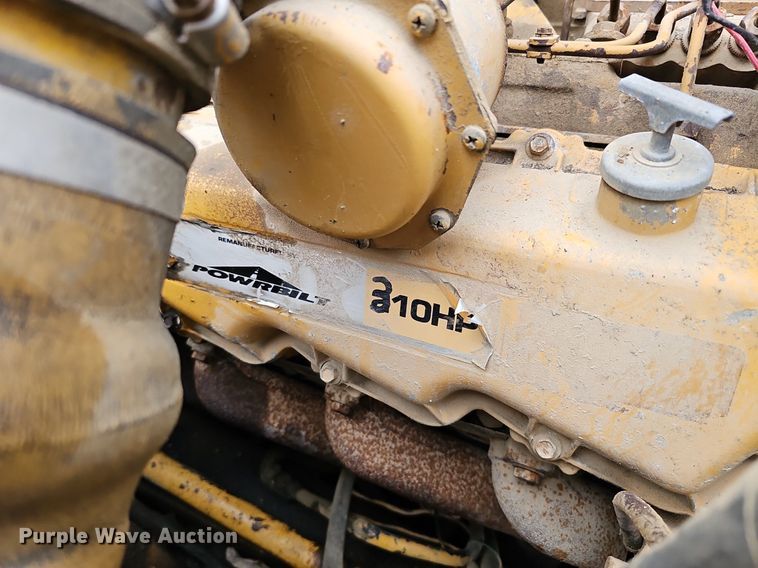 image for item DQ8666 1978 Caterpillar 613B water wagon