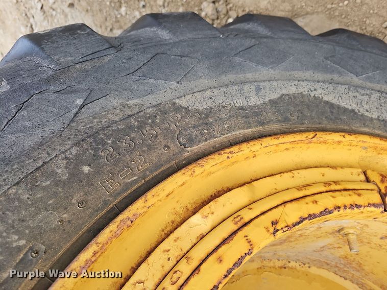 image for item DQ8666 1978 Caterpillar 613B water wagon