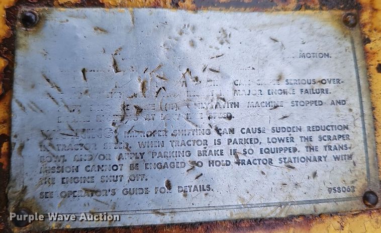 image for item DQ8666 1978 Caterpillar 613B water wagon