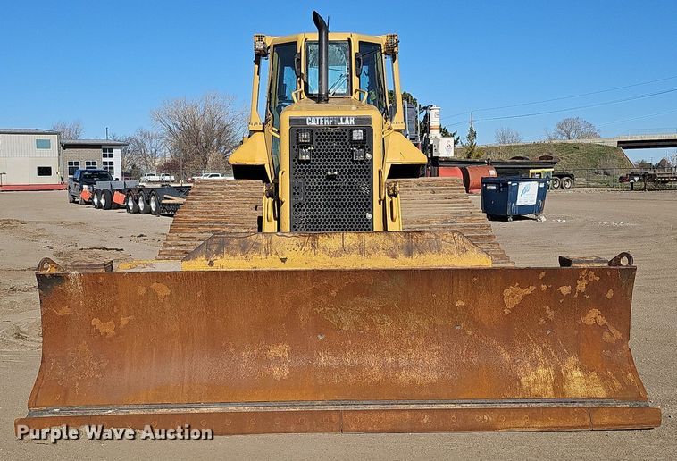 image for item DQ8678 2003 Caterpillar D6N LGP dozer
