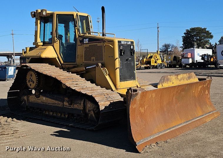 image for item DQ8678 2003 Caterpillar D6N LGP dozer