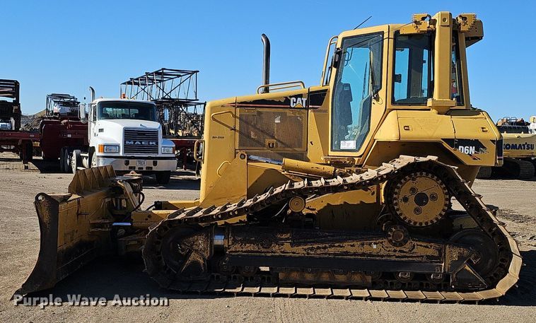 image for item DQ8678 2003 Caterpillar D6N LGP dozer