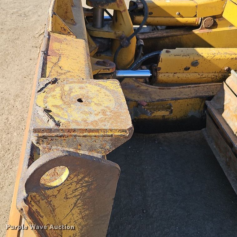 image for item DQ8678 2003 Caterpillar D6N LGP dozer