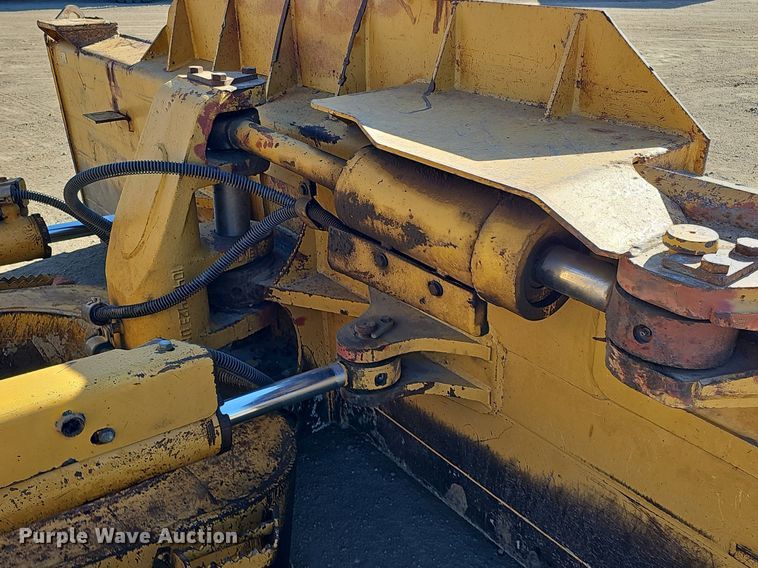 image for item DQ8678 2003 Caterpillar D6N LGP dozer