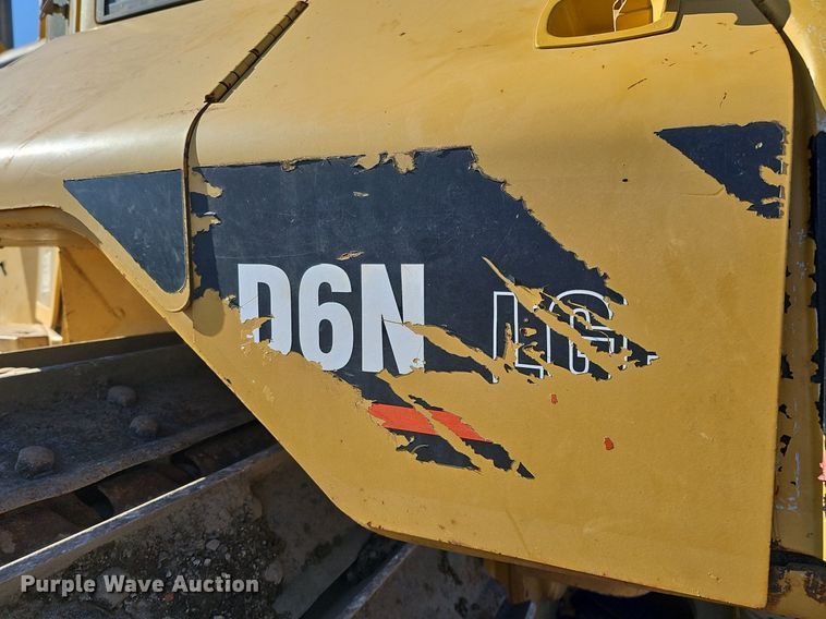 image for item DQ8678 2003 Caterpillar D6N LGP dozer