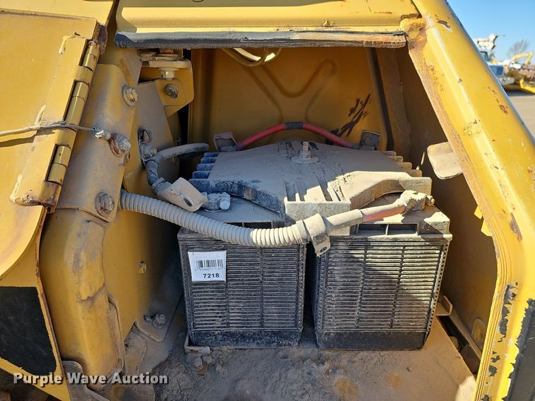 image for item DQ8678 2003 Caterpillar D6N LGP dozer