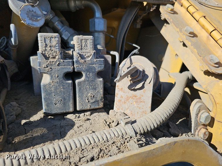 image for item DQ8678 2003 Caterpillar D6N LGP dozer