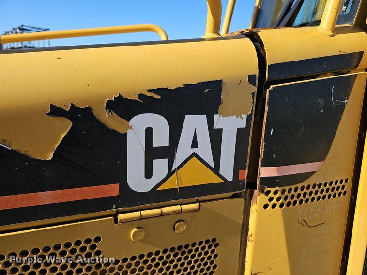 image for item DQ8678 2003 Caterpillar D6N LGP dozer