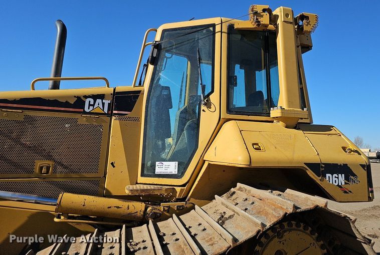 image for item DQ8678 2003 Caterpillar D6N LGP dozer