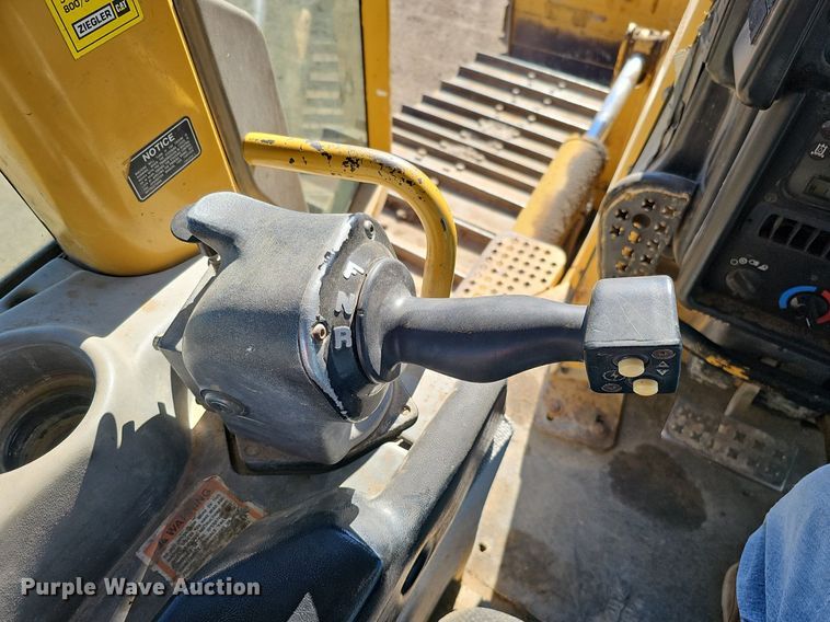 image for item DQ8678 2003 Caterpillar D6N LGP dozer